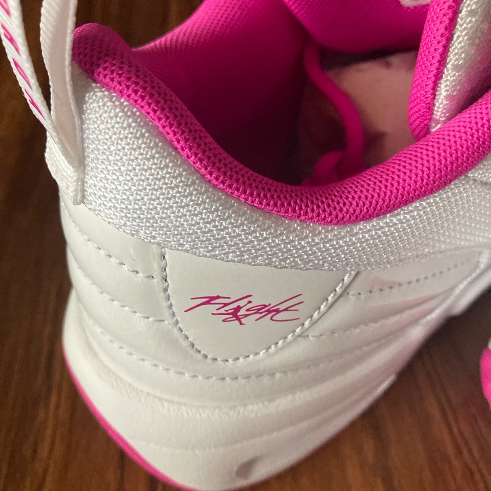 🆕🔥Jordan Max Aura 6White/Pink 6.5Y/Womens 8 - Picture 11 of 11